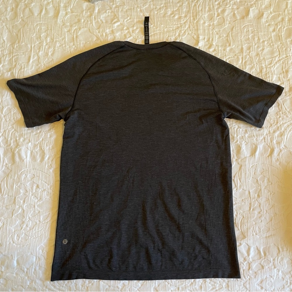 Lululemon Men’s Shirt Large Grey